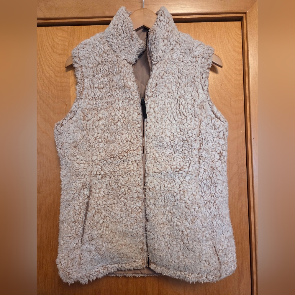 Free Country Tan Quilted Reversible Vest - Picture 6 of 8
